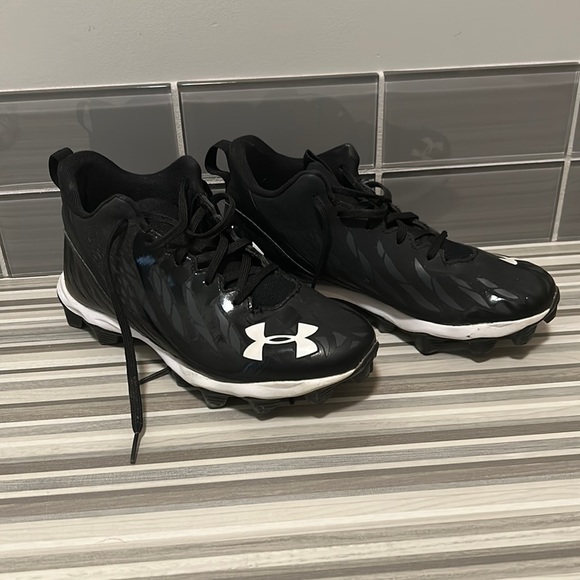 Under Armour Shoes Boys Under Armor Football Cleats Poshmark